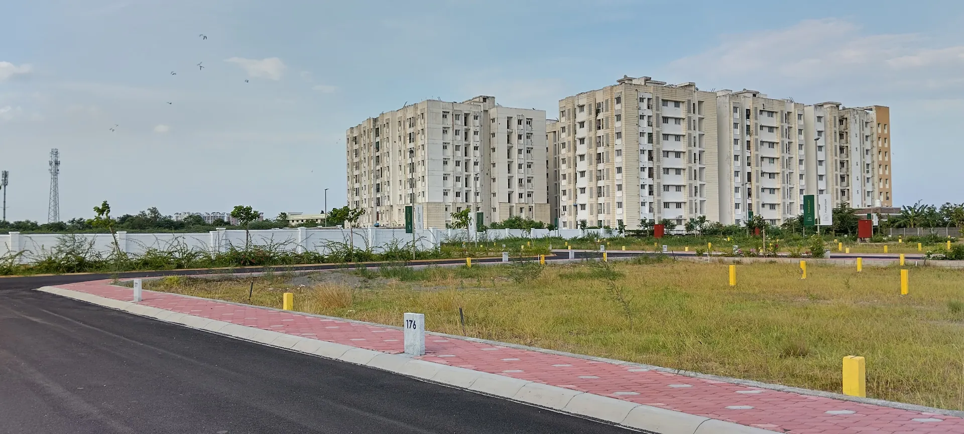 914 Sqft Plot for Sale in Thaiyur, Senganmal