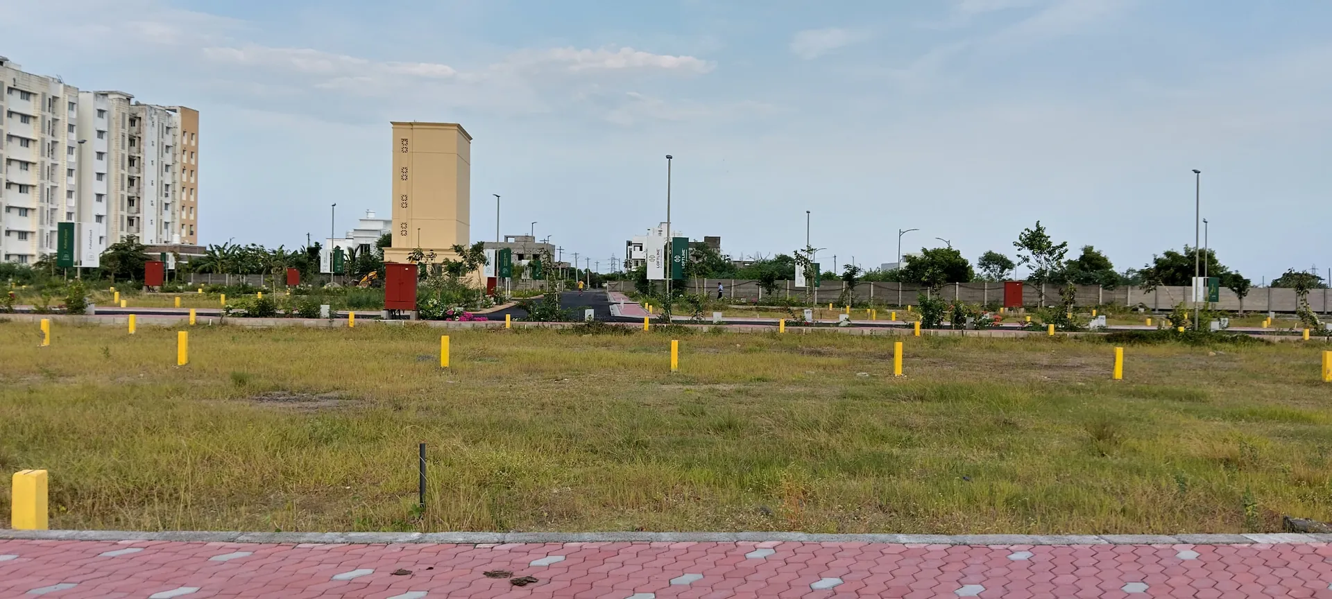 914 Sqft Plot for Sale in Thaiyur, Senganmal